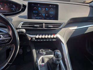 PEUGEOT 3008 BlueHDi 130 S&S Allure